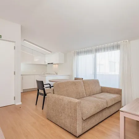 Essence Marianos فاطمة