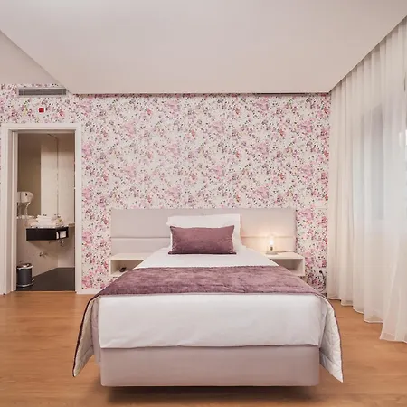 Essence Marianos فاطمة