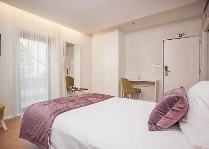 Essence Marianos Hotel